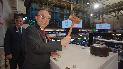 C_11_ceo-gavel
